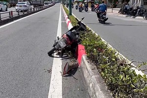  胡志明市平利桥发生严重交通事故