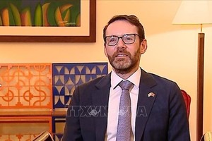 英国驻越大使伊恩·弗鲁。