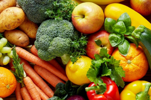 均衡饮食多吃新鲜蔬果有助預防鼻咽癌。