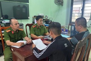 Đ.L.T. 和 P.V.P. 与安仁西乡公安。