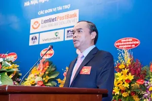 Ông Nguyễn Đồng Tiến làm Chủ tịch Liên đoàn cờ nhiệm kỳ 6. Ảnh: NGỌC HẢI