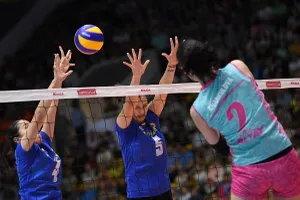 Hàng chắn của NHCT luôn bị Sana Anarkulova (2) khuất phục. Nguồn: AVC