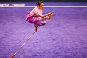 Hình ảnh bài biểu diễn đẹp mắt của Dương Thúy Vi