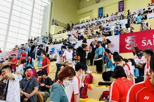 Các điểm tổ chức thi đấu SEA Games 31 được yêu cầu đeo khẩu trang để đảm bảo an toàn Covid-19. Ảnh: MINH CHIẾN
