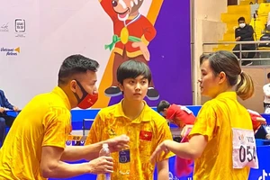 Các tay vợt nữ đã lọt vào bán kết nội dung đôi tại SEA Games 31. Ảnh: TIẾN HÙNG