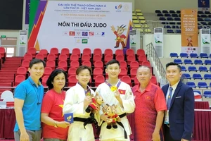 Thanh Thủy và em trai Hoàng Thành cùng giành HCV tại SEA Games 31. Ảnh: THANH THỦY