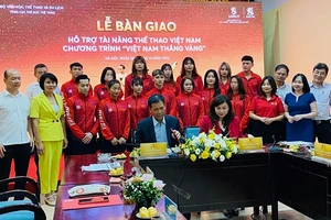 Các VĐV của ưu tú của thể thao Việt Nam đã được nhận gói hỗ trợ 5 tỷ đồng. Ảnh: MINH CHIẾN