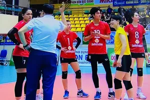 Đội nữ Ninh Bình đã có chiến thắng trước đương kim vô địch quốc gia G.Thái Bình ở trận đầu tiên. Ảnh: MINH CHIẾN