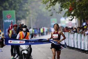 Các VĐV sẽ được cơ hội thi đấu giải marathon quốc tế Hà Nội 2023 vào tháng 10. Ảnh: MINH MINH