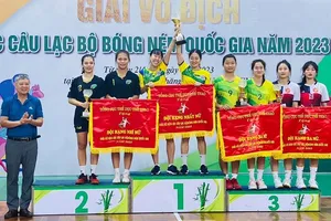 Đội nữ Hà Nội đã giành cúp vô địch giải năm nay. Ảnh: VHF