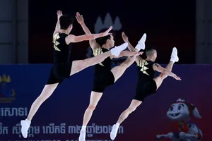 Các tuyển thủ Aerobic đã mang về 3 tấm HCV ngay trong ngày đầu tiên tranh tài. Ảnh: DŨNG PHƯƠNG