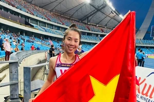 Tuyển thủ điền kinh Nguyễn Thị Hằng khi thi đấu tại SEA Games 32. Ảnh: MINH MINH