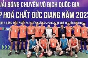 Cầu thủ Nguyễn Xuân Đức (4) được tập trung bổ sung vào đội tuyển bóng chuyền nam Việt Nam. Ảnh: BCHN