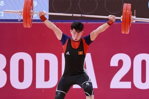 Thể thao Việt Nam luôn chờ đợi thành tích huy chương Olympic từ môn cử tạ nhưng chúng ta vẫn thiếu chuyên gia dinh dưỡng, chuyên gia thể lực theo sát cùng tuyển thủ đội tuyển quốc gia từ tập huấn cho tới thi đấu. Ảnh: DŨNG PHƯƠNG