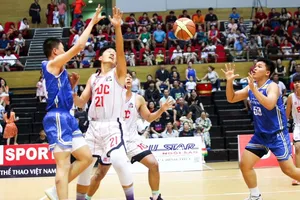 Cầu thủ nam U16 TPHCM thi đấu chung kết với U16 BDC Đà Nẵng tại trận chung kết. Ảnh: VBF