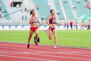 Nguyễn Thị Oanh thi đấu 1.500m tại giải điền kinh châu Á 2023 chưa thành công. Ảnh: MINH MINH