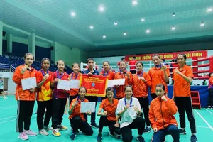 Đội kickboxing trẻ Hà Nội có vị trí nhất tại giải. Ảnh: MINH MINH