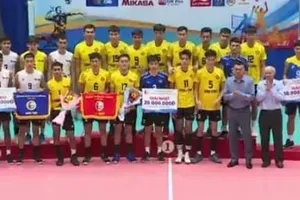 Đội bóng chuyền nam Vĩnh Long đã vô địch giải hạng A năm nay và có suất dự giải vô địch quốc gia năm 2024. Ảnh: MINH MINH