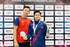 HLV Trương Minh Sang (trái) sẽ tập trung cho nhiệm vụ tại giải vô địch thế giới 2023 được tranh tài tại Bỉ. Ảnh: TDVN