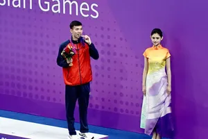 Tuyển thủ Nguyễn Huy Hoàng giành được 2 HCĐ quan trọng cho bơi Việt Nam tại ASIAD 19 dù thực tế chúng ta muốn kết quả huy chương cao hơn thế. Ảnh: LƯỢNG LƯỢNG