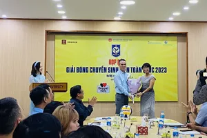 Ban tổ chức thông tin về giải bóng chuyền sinh viên toàn quốc 2023. Ảnh; MINH MINH