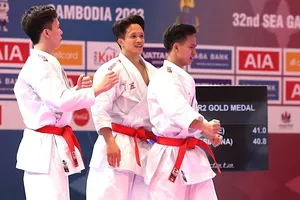 Các võ sĩ kata nam của Việt Nam rất tự tin ra tranh tài. Ảnh: D.P