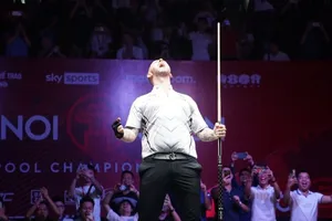 Tay cơ Jayson Shaw vô địch tại giải đấu tại Hà Nội trong tối 15-10. Ảnh: VIETCONTENT