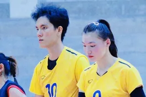 Đã có đội bóng yêu cầu ban tổ chức kiểm tra đăng kí hồ sơ cầu thủ đối với tay đập Bích Tuyền (10) ở vòng hai giải vô địch quốc gia năm nay. Ảnh: THAIVOLLEYBALL