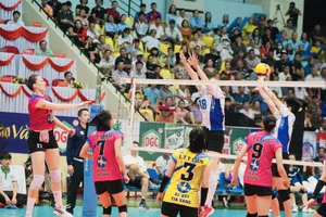 Khán giả là sự sống còn của các giải thi đấu vô địch quốc gia, kể cả môn bóng chuyền. Ảnh: MINH MINH