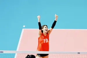 Lâm Oanh đã được trao tấm băng đội trưởng tuyển bóng chuyền nữ Việt Nam tại lần tập trung này. Ảnh: DŨNG PHƯƠNG