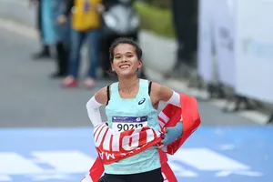 Phạm Thị Hồng Lệ đã về nhất nội dung 42km nữ tại giải marathon ở Hải Phòng trong sáng 17-12. Ảnh: VNM