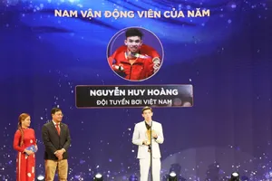 Năm ngoái, tuyển thủ bơi lội Nguyễn Huy Hoàng đã giành phần thưởng VĐV nam của năm tại giải thưởng Cúp chiến thắng 2022. Ảnh: CỤC TDTT