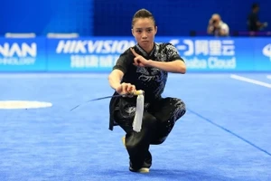 Dương Thúy Vi đang tập luyện cùng đội tuyển wushu Việt Nam để hướng tới thi đấu một số giải quốc tế trong năm 2024. Ảnh: LƯỢNG LƯỢNG