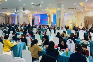 Các kỳ thủ đã thi đấu để có kết quả chung cuộc nội dung cờ tiêu chuẩn tại giải cờ vua vô địch quốc gia 2024. Ảnh: MINH MINH