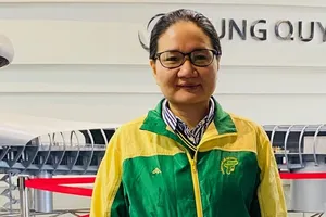 Đại kiện tướng Hoàng Thị Bảo Trâm và đội cờ nữ TPHCM đã giành HCV đồng đội nữ cờ chớp ở giải năm nay. Ảnh: MINH MINH