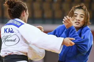 Hoàng Thị Tình (xanh) đã lỡ cơ hội dự giải vô địch thế giới 2024. Ảnh: IJF