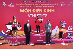 Tấm HCV đầu tiên của Đoàn thể thao học sinh Việt Nam thuộc về môn điền kinh. Ảnh: AN ĐẶNG