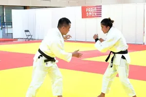 Hoàng Thị Tình đang tập luyện tại Paris (Pháp) để chuẩn bị thi đấu Olympic 2024. Ảnh: NGUYỄN HỮU