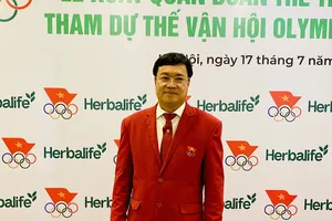 Trưởng đoàn thể thao Việt Nam Đặng Hà Việt lên đường đi Pháp dự Olympic 2024. Ảnh: MINH MINH