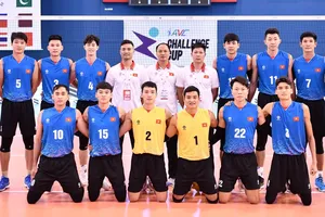 Đội tuyển bóng chuyền nam Việt Nam để thua trận đầu tiên đáng tiếc. Ảnh: AVC