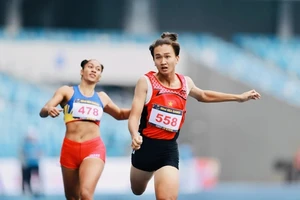 Nhi Yến có 2 tấm HCV trong các nội dung 100m, 200m tại giải điền kinh trẻ quốc gia 2024. Ảnh: DŨNG PHƯƠNG