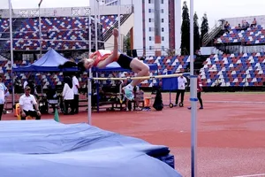 Mai Ngọc Anh thi đấu nhảy cao nữ để giành HCV cho đội điền kinh trẻ Việt Nam. Ảnh: BTC