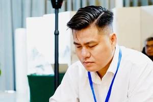Lại Lý Huynh vô địch nội dung cờ tiêu chuẩn tại giải vô địch quốc gia năm nay. Ảnh: COTUONGVN