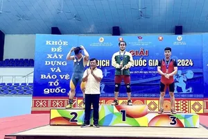 Nguyễn Trần Anh Tuấn (giữa) là đại diện duy nhất của cử tạ nam Việt Nam đăng ký hạng 61kg tại giải vô địch châu Á 2025. Ảnh: MINH MINH