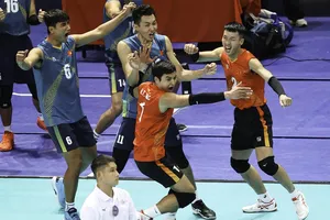 Đội tuyển bóng chuyền nam Việt Nam đã có 14 cầu thủ chính thức tới Nhật Bản thi đấu. Ảnh: AVC