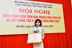 Nguyễn Thị Oanh đã được giấy khen của Cục TDTT Việt Nam. Ảnh: CỤC TDTTVN