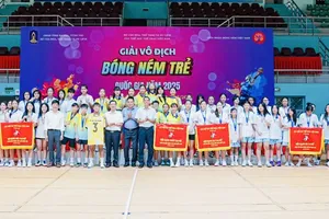 VĐV TPHCM có vị trí dẫn đầu tại giải bóng ném vô địch trẻ quốc gia 2025. Ảnh: VHF