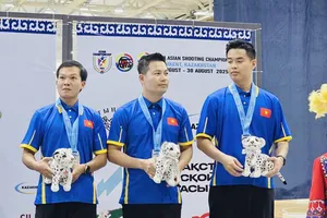 Xạ thủ Phạm Quang Huy và đồng đội nhận HCĐ tại giải vô địch châu Á 2025. Ảnh: BSVN