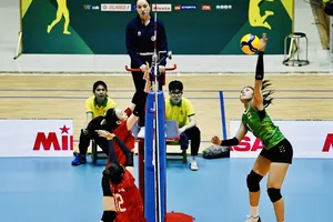 Cầu thủ sẽ thi đấu giai đoạn 2 giải vô địch quốc gia 2025 sớm hơn 3 ngày so với lịch ban đầu. Ảnh: DŨNG PHƯƠNG