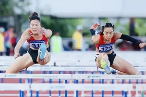 Bùi Thị Nguyên và Huỳnh Thị Mỹ Tiên (phải) là 2 VĐV có chuyên môn tốt nhất cự ly 100m rào nữ của đội tuyển điền kinh Việt Nam. Ảnh: HOÀNG TÙNG